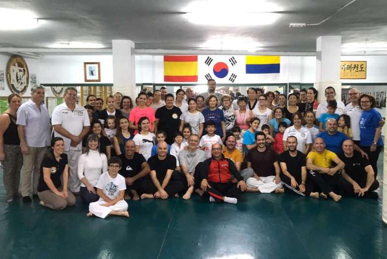 El curso fue impartido por el maestro en artes marciales Kyung Won Bang (Foto TA)